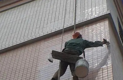 郑州上街区卫生间漏水维修公司分享下郑州上街区外墙防水的必要性。