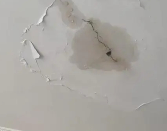 郑州上街区阳台漏水维修公司分享下屋面防水工程质量问题原因分析